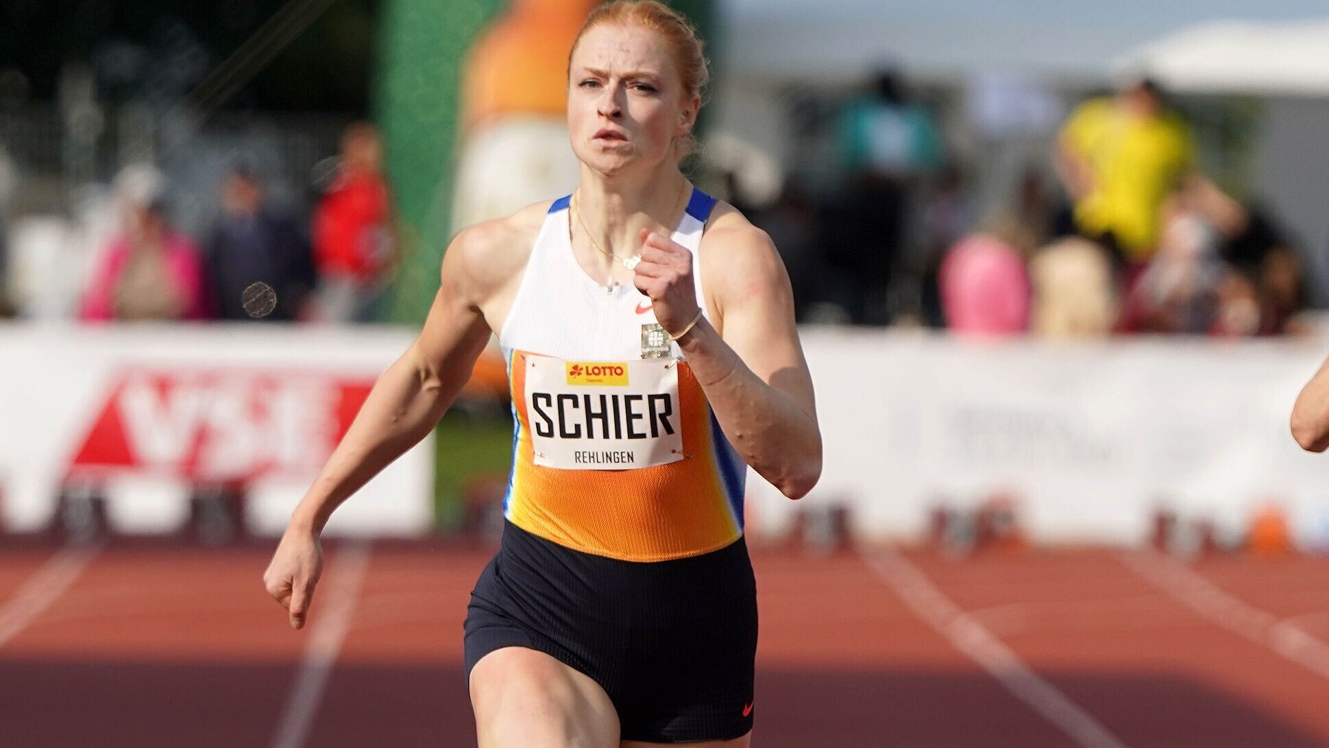 Die deutsche 400-Meter-Läuferin Skadi Schier läuft dem Ziel entgegen.