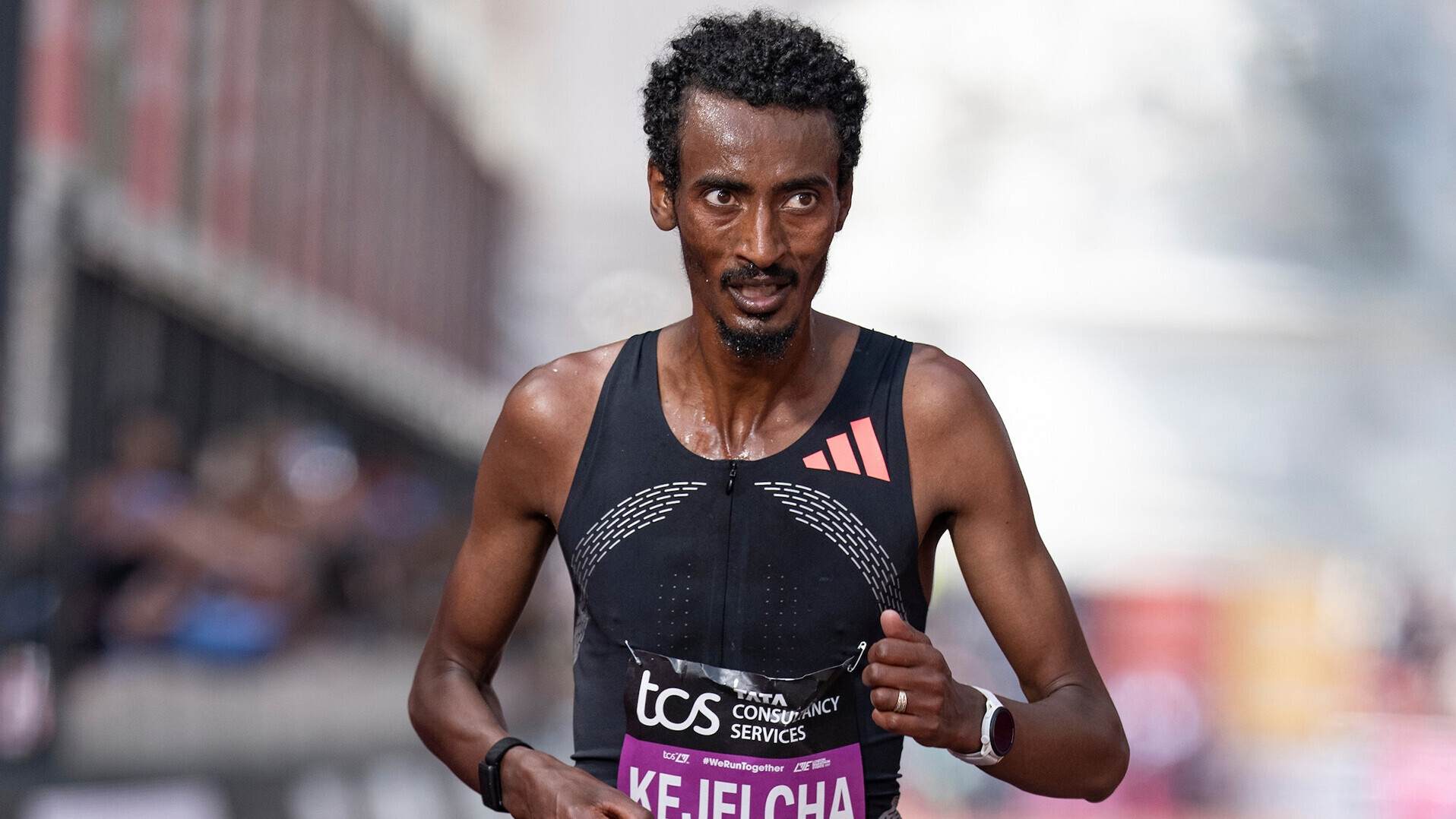Yomif Kejelcha holt sich den Halbmarathon-Weltrekord zurück