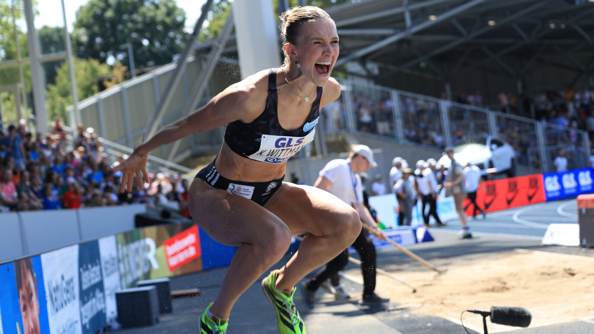 DM am Samstag | Hop, Step, Freudensprünge – Kira Wittmann veredelt Gold mit Bestleistung