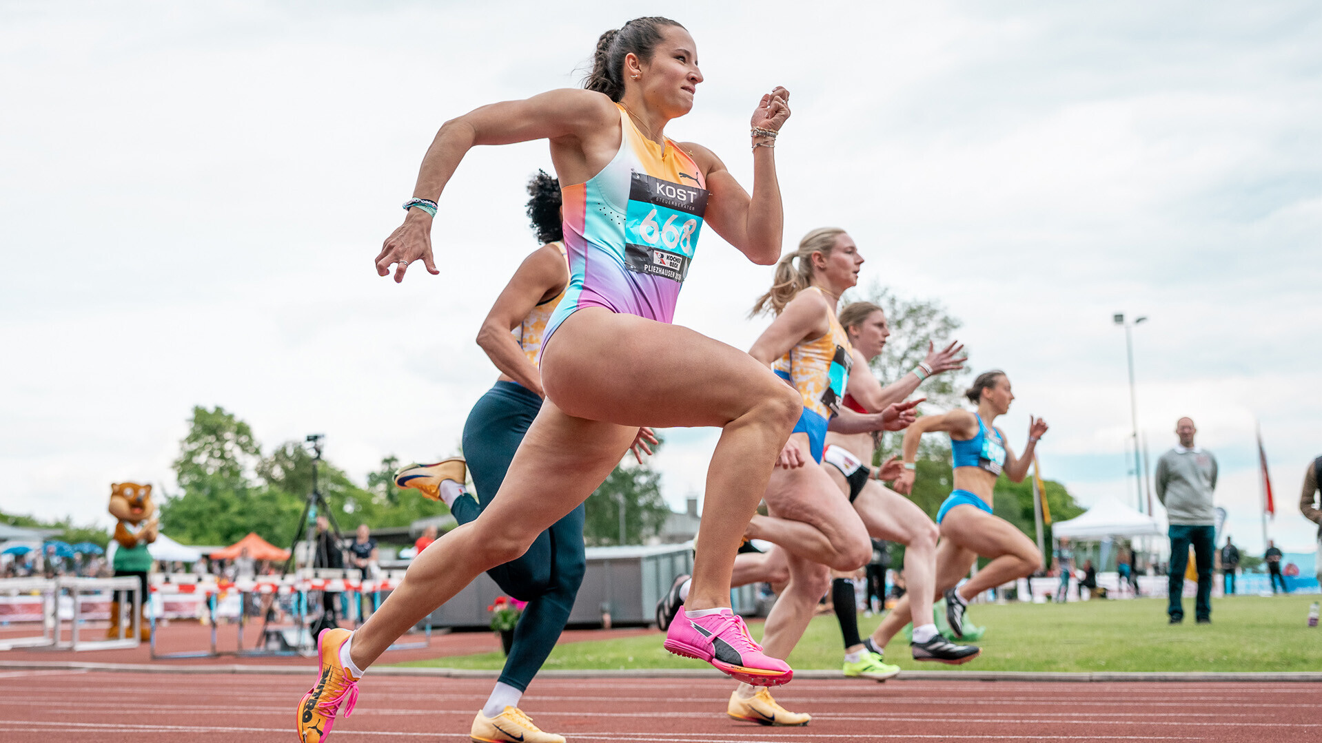 Rosina Schneider ärgert die Sprint-Spezialistinnen, Demes und Fischer-Breiholz starten stark