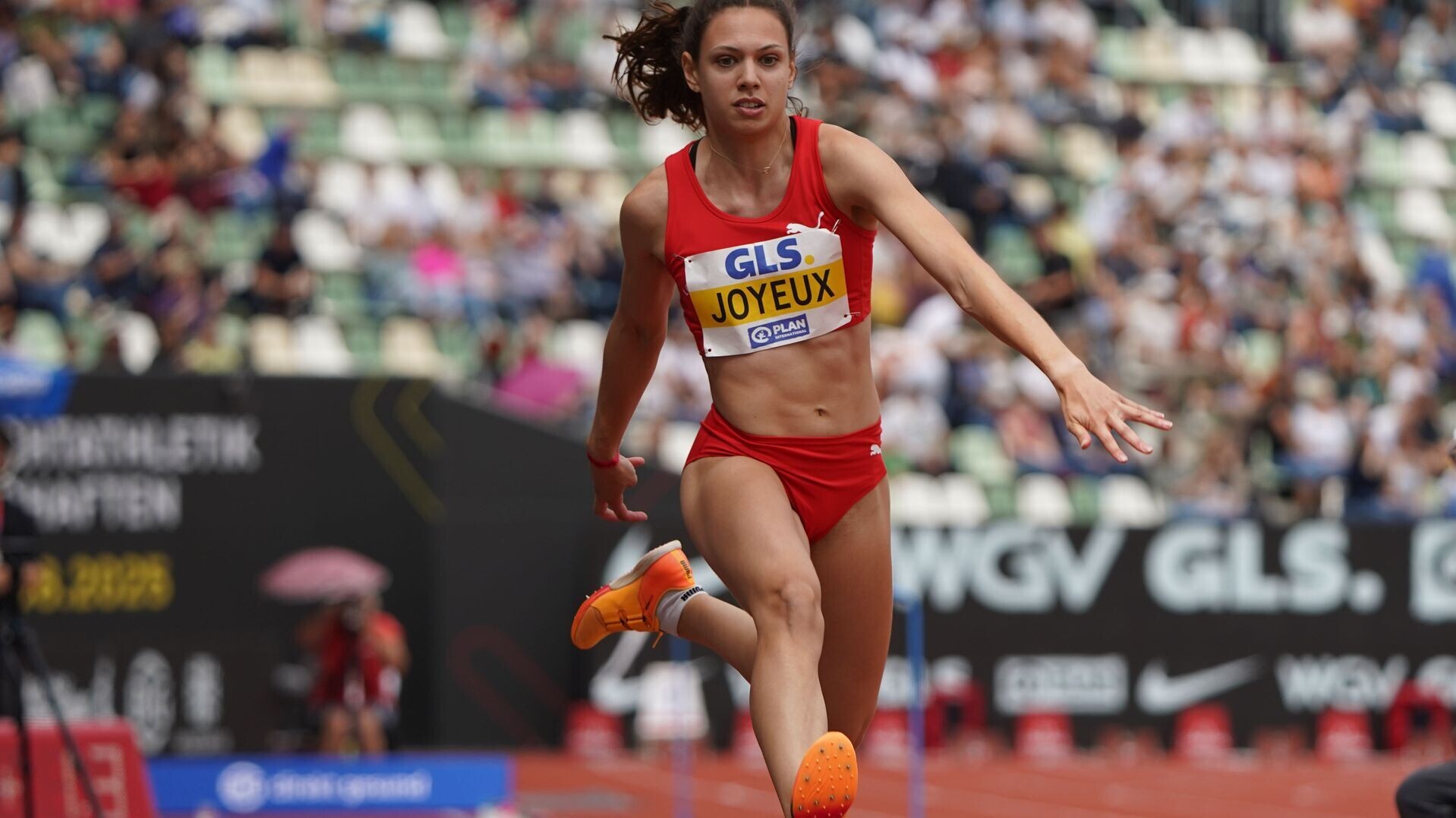 Caroline Joyeux – Geduldiger Aufbau fügt sich zu 14-Meter-Weiten zusammen