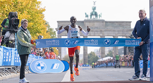 2:01:09 Stunden! Eliud Kipchoge schreibt mit Weltrekord erneut Marathon-Geschichte