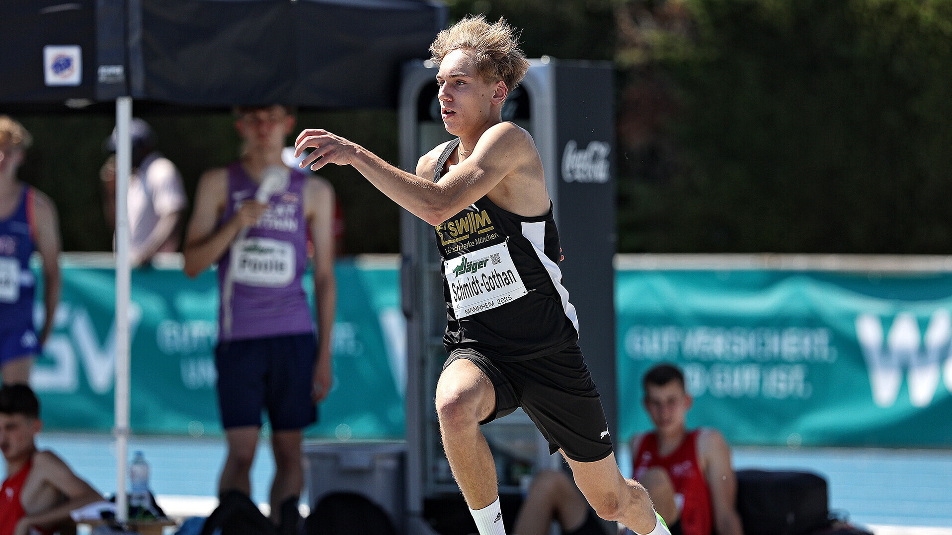 Hochspringer Keon Schmidt-Gothan beim Anlauf