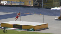Stefan Tigler springt über 2,11 Meter