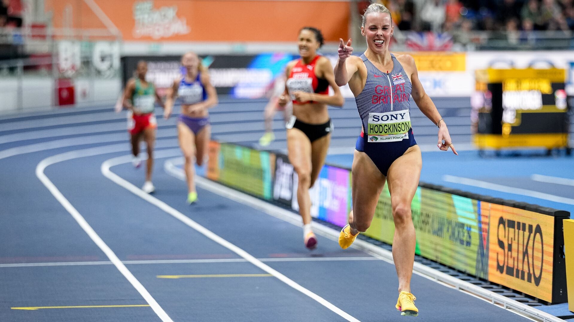 Torun Tag 3 | Furioser Hürdensprint, Senkrechtstart und Demonstration der Stärke über 800 Meter