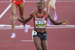 Weltrekorde im Doppelpack – Faith Kipyegon und Lamecha Girma fackeln Lauf-Feuerwerk ab