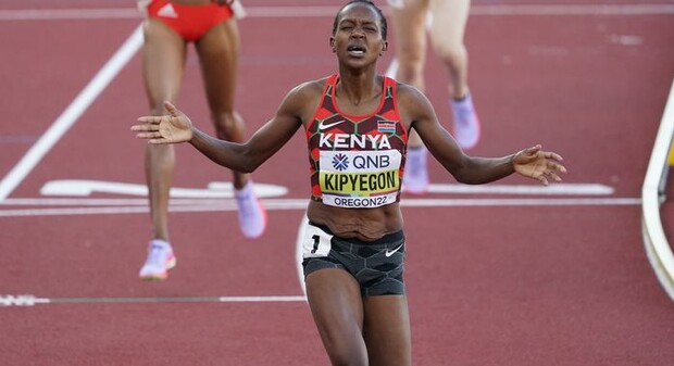 Weltrekorde im Doppelpack – Faith Kipyegon und Lamecha Girma fackeln Lauf-Feuerwerk ab