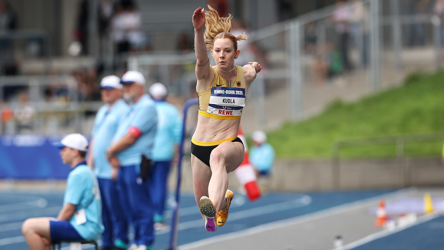 Sarah-Michelle Kudla in der Dreisprung-Bewegung