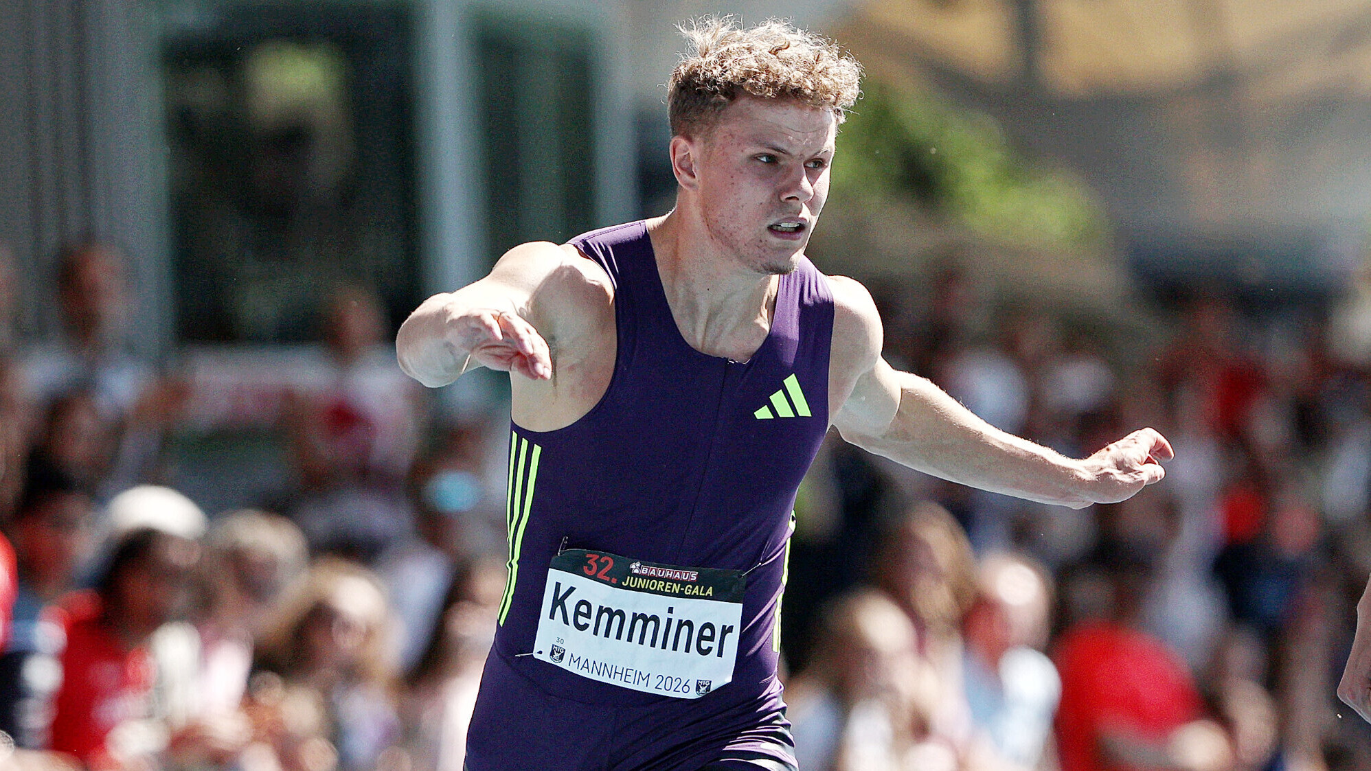 Der deutsche Sprinter Jakob Kemminer beim Zieleinlauf.