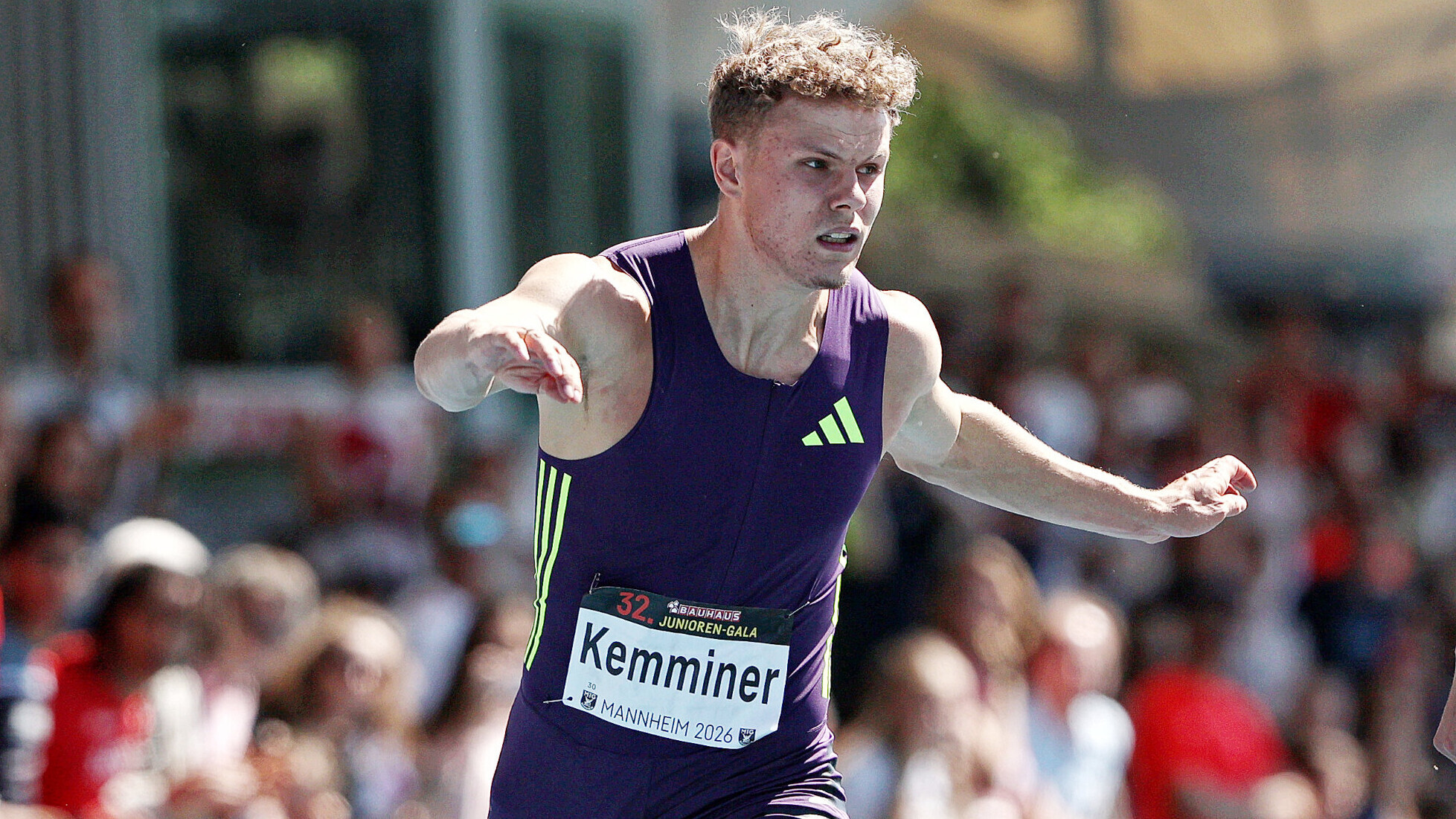 Der deutsche Sprinter Jakob Kemminer beim Zieleinlauf.