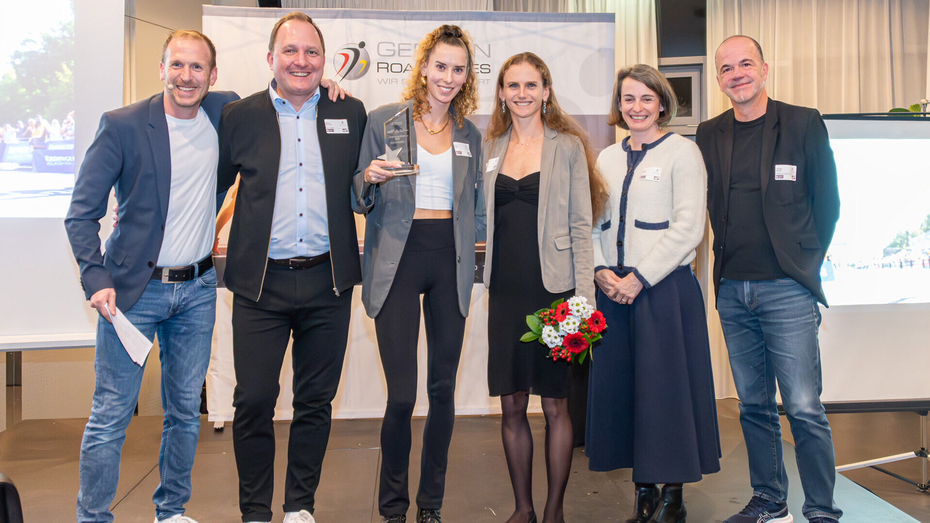 Jan Fitschen, Sascha Wiczynski, Esther Pfeiffer, Fabienne Königstein, Christian Zeyfang posieren für ein Foto