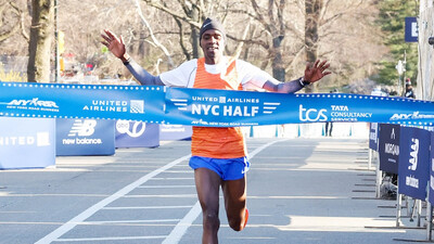 56:42 minutes: Jacob Kiplimo runs into a new half marathon era with a ...