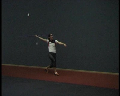 Speerwurf: 3er-Rhythmus in Normalgeschwindigkeit mit Speer ...