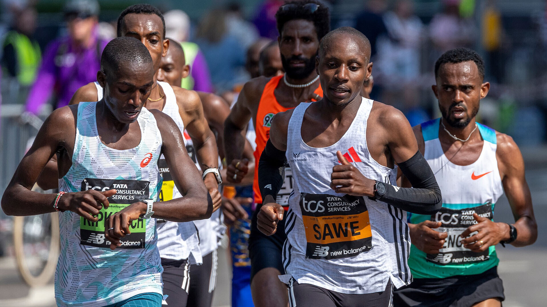 Sawe, Kiplimo und Petros jagen beim London-Marathon Rekorde