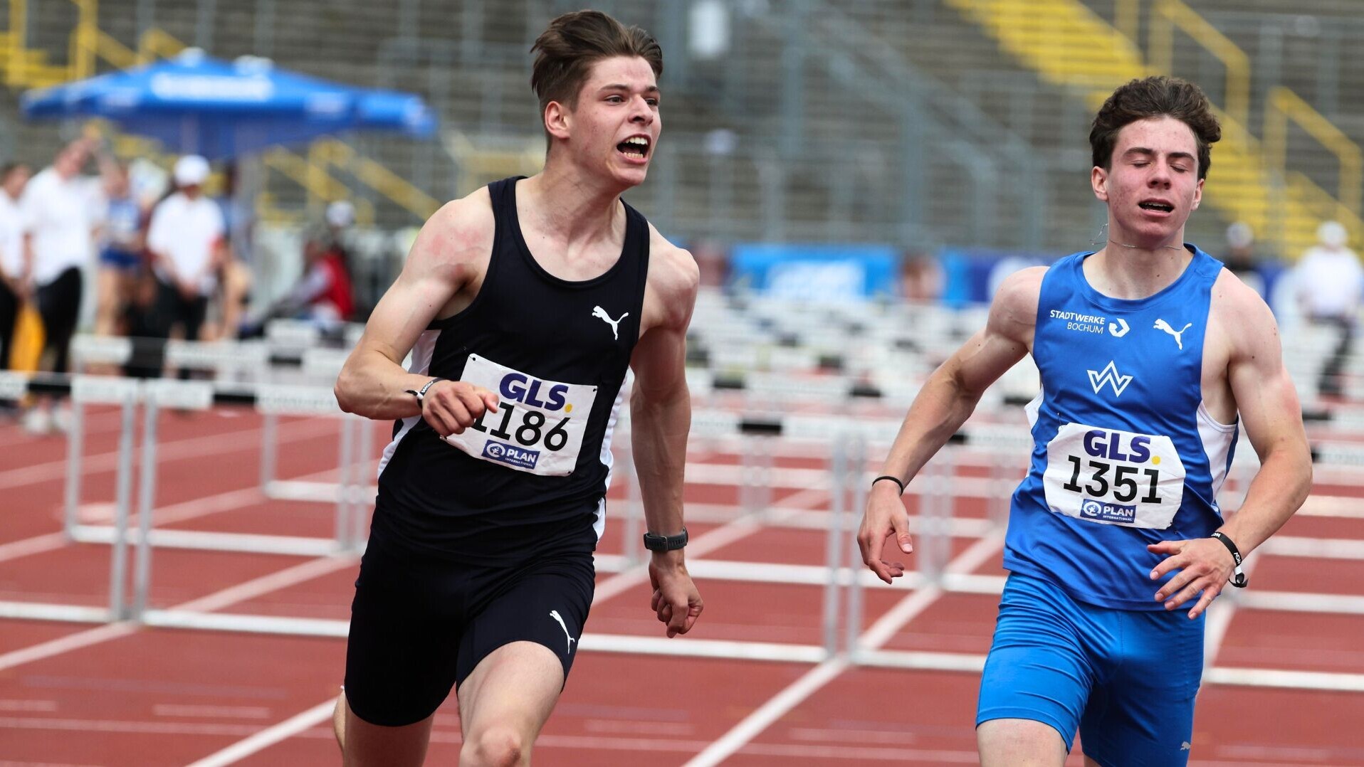 Großer Jubel bei Hürdensprinter Ole Jannis Gratz.