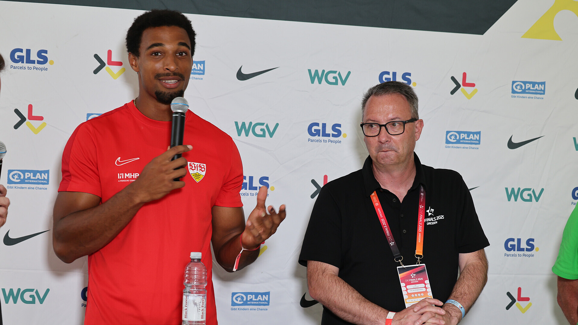 Leo Neugebauer und Dresdens Sportbürgermeister Jan Donhauser beim Pressegespräch