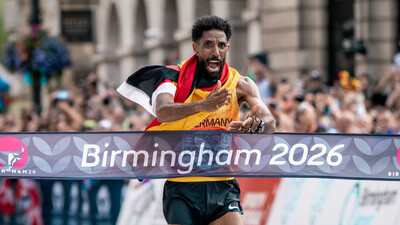 Amanal Petros impresses with golden marathon solo