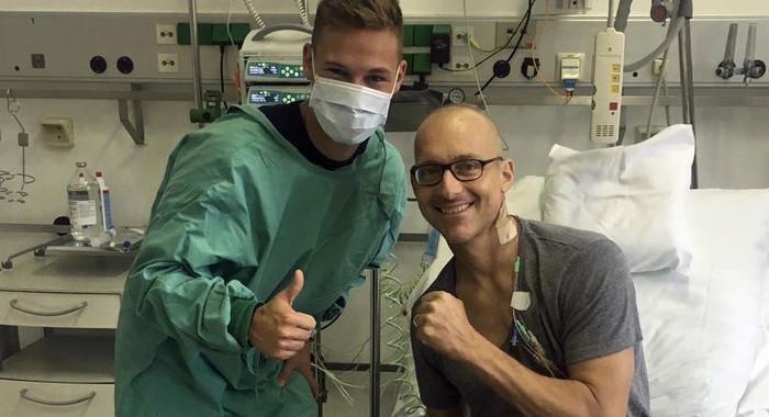 Tim Lobinger mit seinem Freund, dem Bayern-Spieler Joshua Kimmich © Privat Tim Lobinger mit seinem Freund, dem Bayern-Spieler Joshua Kimmich © Privat