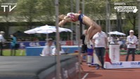 Léonie Cambours überfliegt die 1,80-Meter-Marke