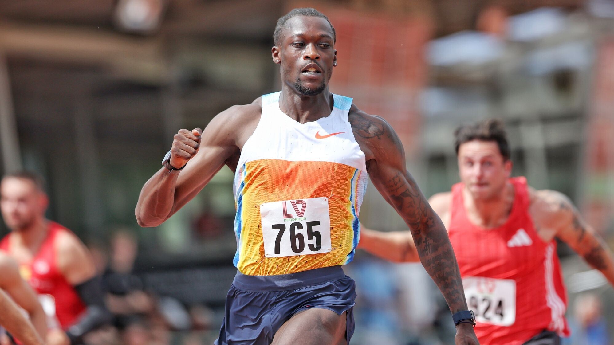 Sprinter Owen Ansah beim Zieleinlauf über 100 Meter. 