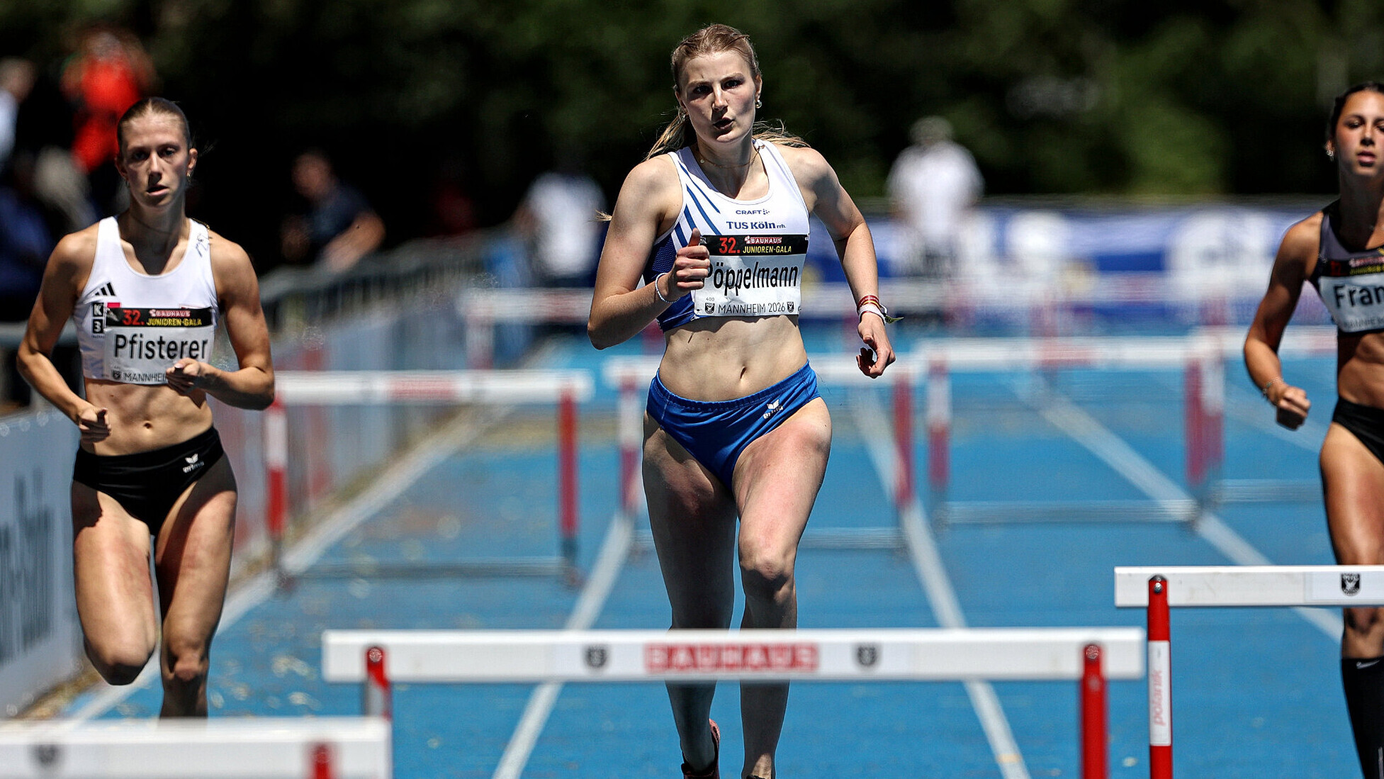 Die deutsche 400-Meter-Hürdenläuferin Lynn Pöppelmann während des Rennens.