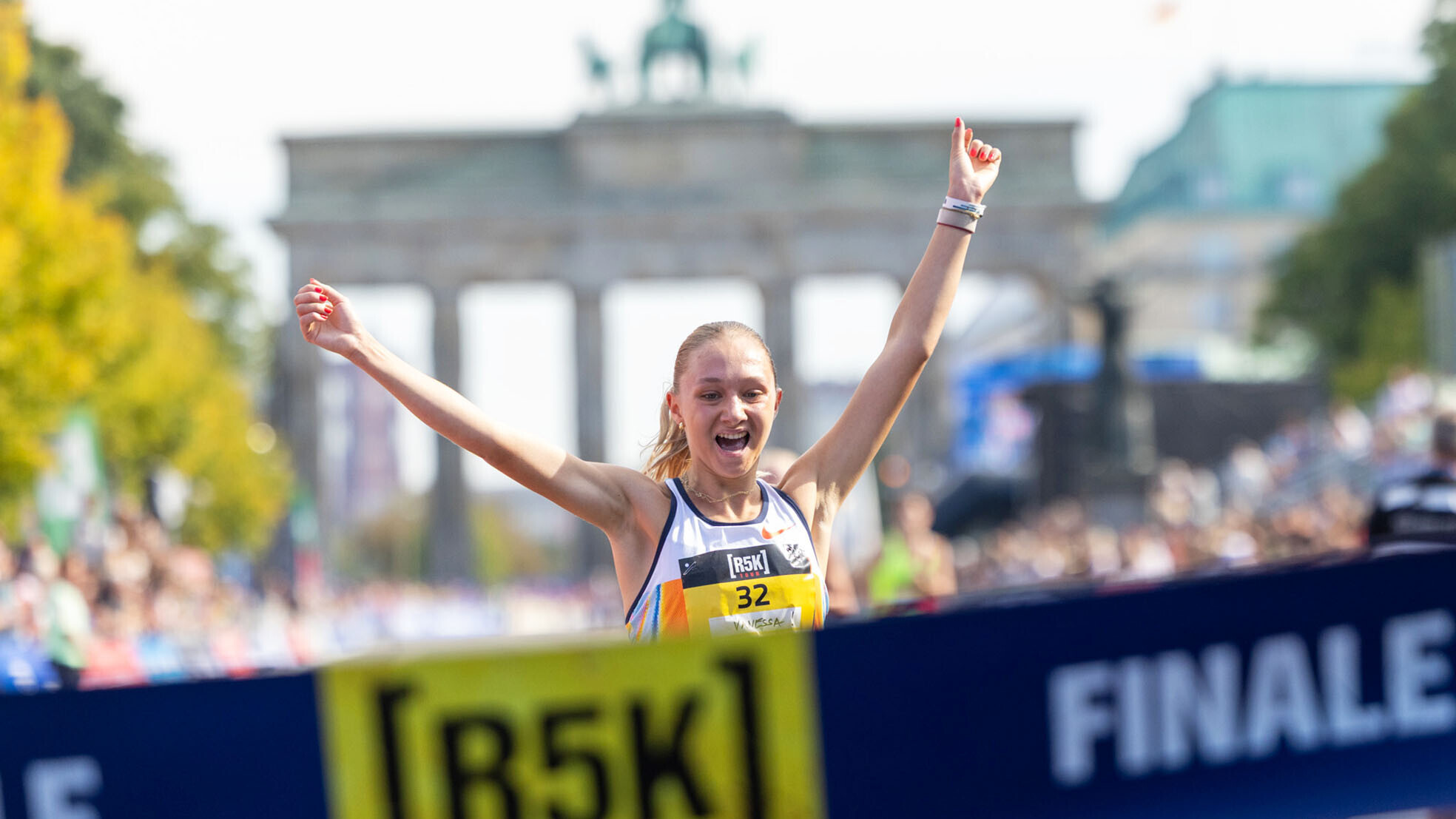 Vanessa Mikitenko und Christoph Schrick gewinnen Finale beim BMW Berlin-Marathon
