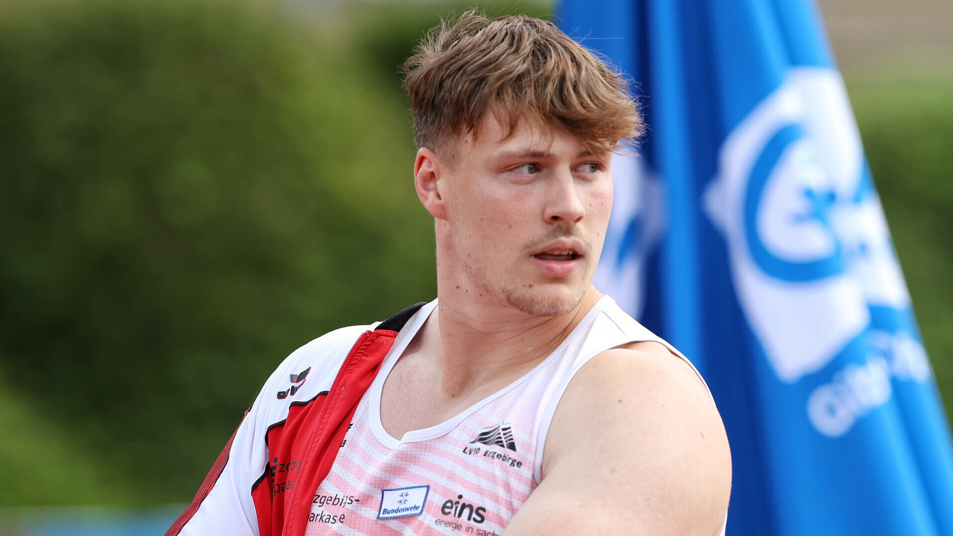 Porträt von Diskuswerfer Steven Richter im Vereinstrikot