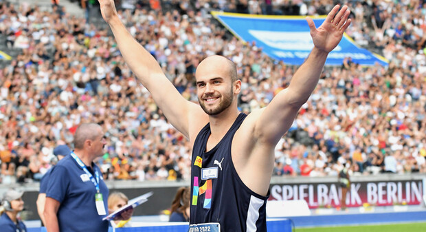Julian Weber feiert Sieg in Hengelo