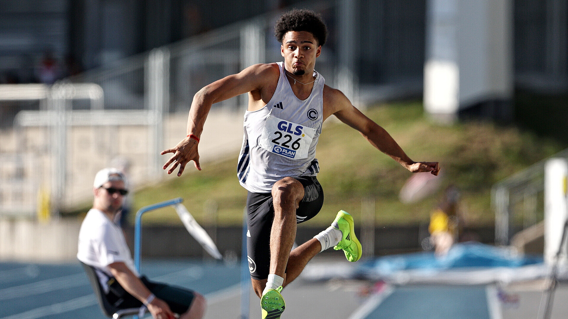 Joel Yamah zwischen Hop und Step