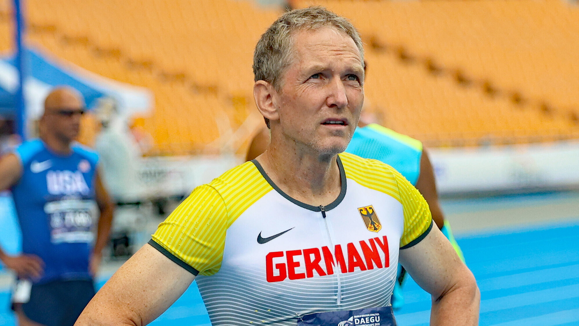 Ein Porträt des deutschen Masters-Athleten Roland Gröger.