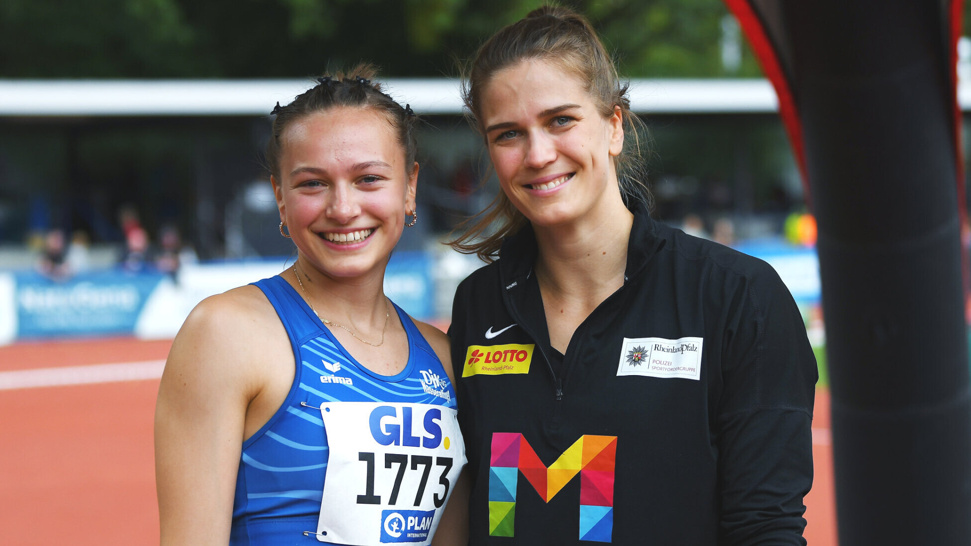 Ein Portraitbild der beiden deutschen Siebenkämpferinnen Leonie Kroter und Mareike Rösing.