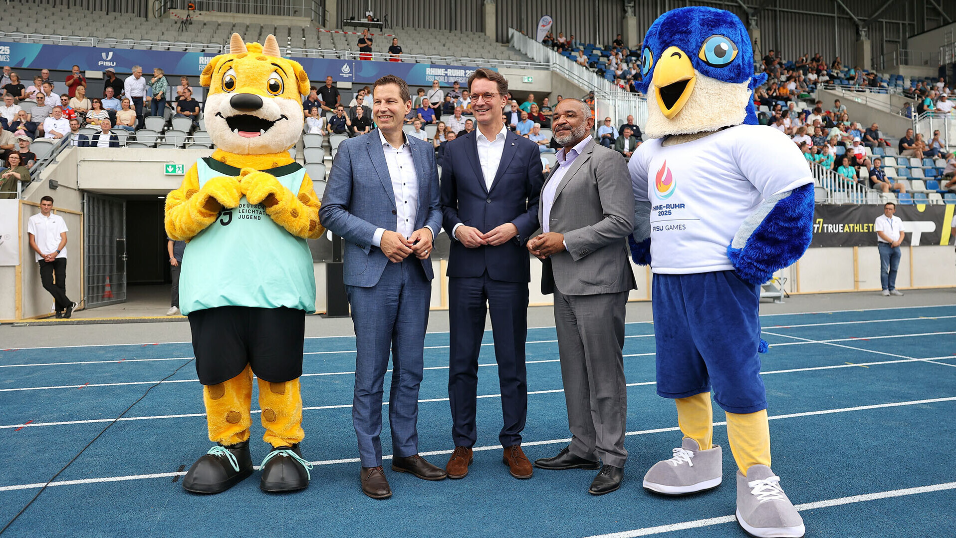 "Ein Spitzenort für Spitzensport": Lohrheidestadion feierlich eröffnet