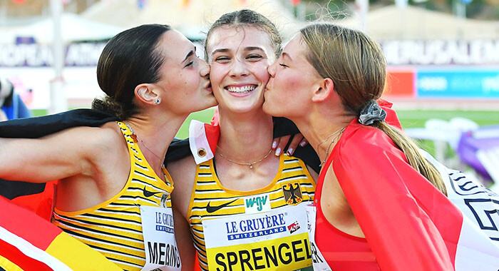 Pia Meßing (l.) und Sandrina Sprengel (m.). © Iris Hensel Pia Meßing (l.) und Sandrina Sprengel (m.). © Iris Hensel
