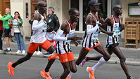 Eliud Kipchoge stürmt in Berlin zum…