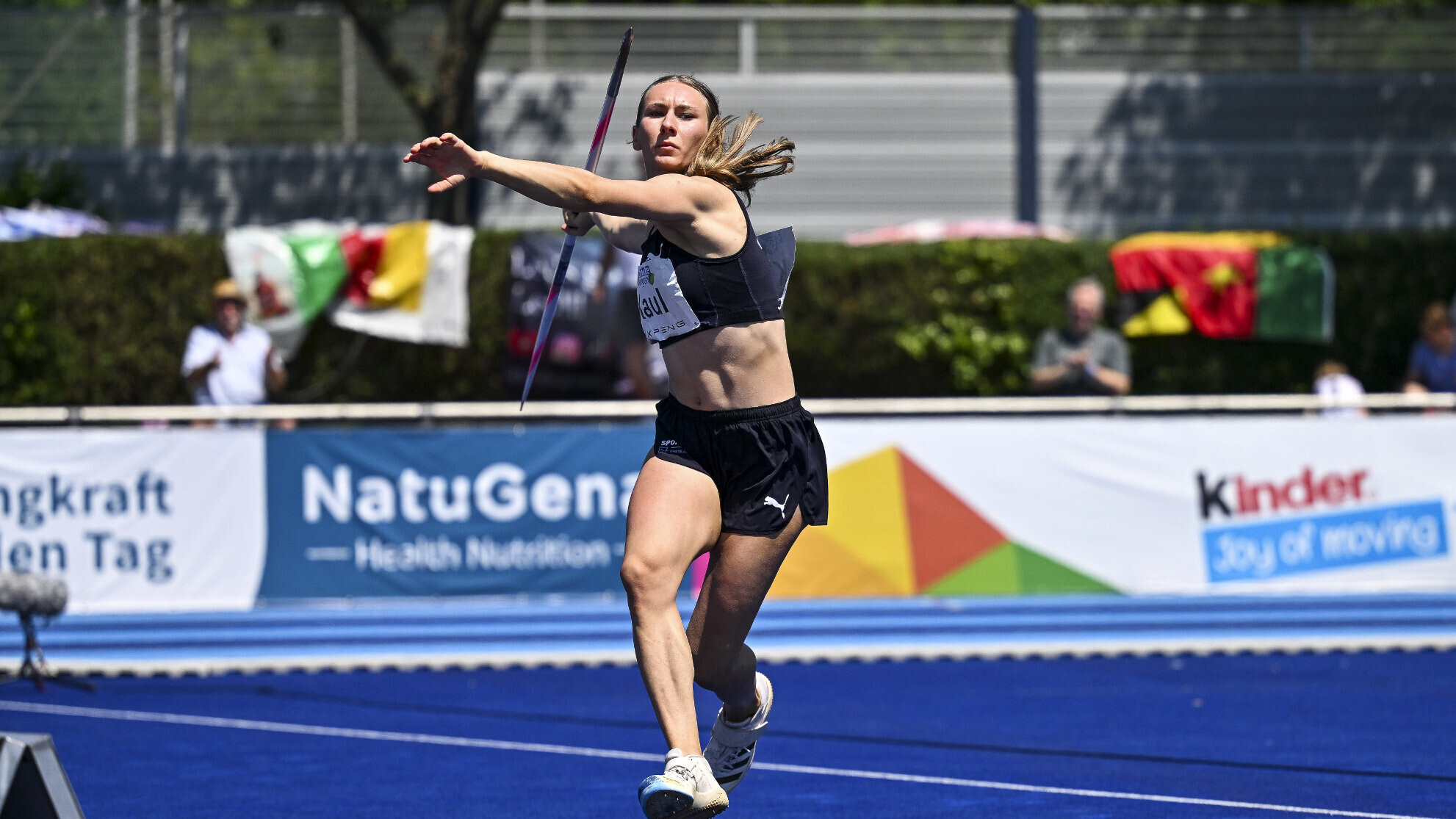 Die deutsche Mehrkämpferin Emma Kaul beim Speerwurf.
