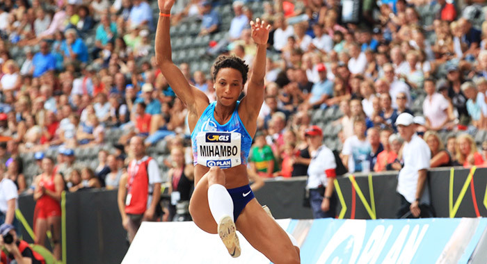 Dm Berlin 2 Frauen Mihambo Springt 7 16 Meter Sprint Double Fur Pinto Leichtathletik De