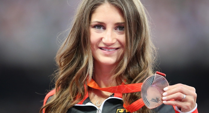 Gesa <b>Felicitas Krause</b>: „In Rio meine beste Leistung zeigen“ - csm_krause_g_f_medaille_wm15_foto_chai_f7c086961a