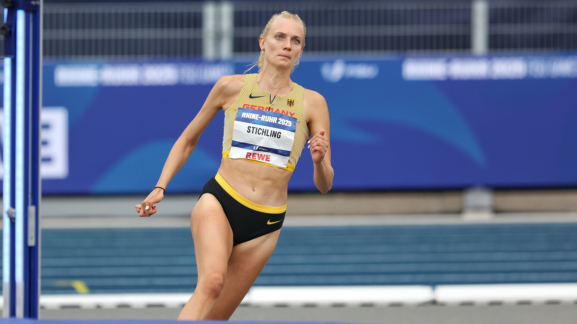 Bianca Stichling nimmt in der Hochsprung-Qualifikation Anlauf