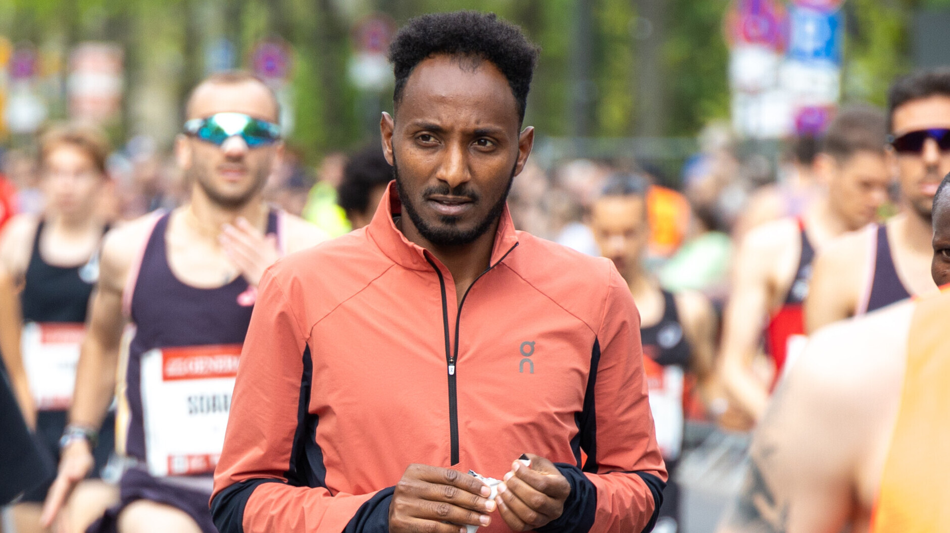 Ein Porträt des deutschen Marathonläufers Samuel Fitwi 