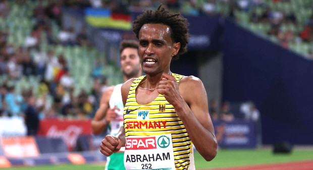 Filimon Abraham feiert in Barcelona phänomenales Marathon-Debüt