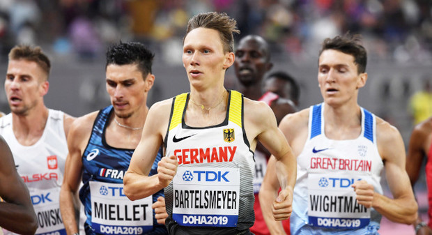 13:17,71 Minuten: Amos Bartelsmeyer rennt deutschen 5.000-Meter-Hallenrekord