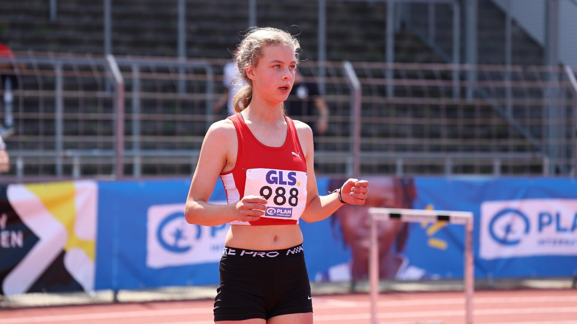 Hochspringerin Alia Schaaf konzentriert vor dem Anlauf