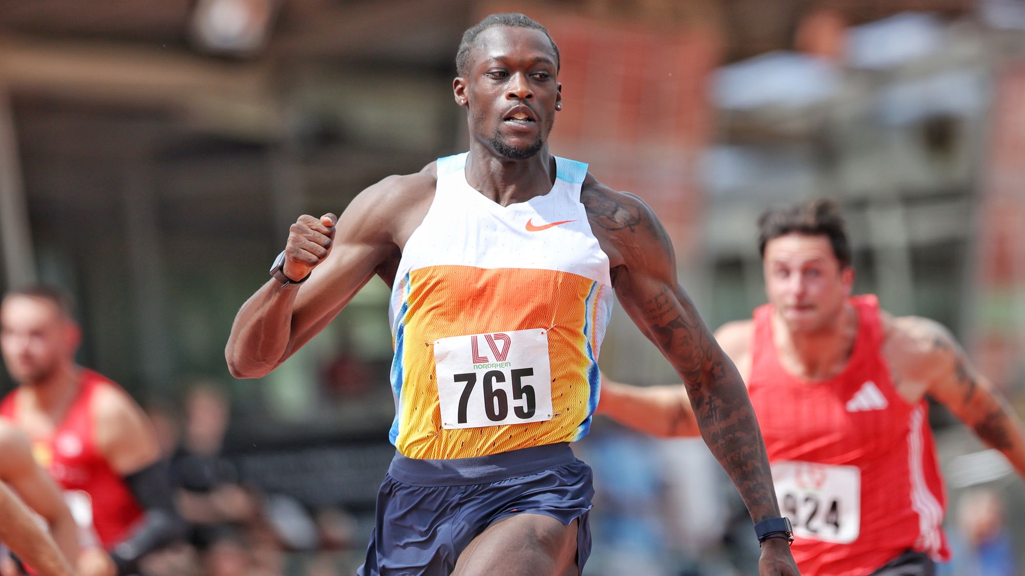 Sprinter Owen Ansah beim Zieleinlauf über 100 Meter. 