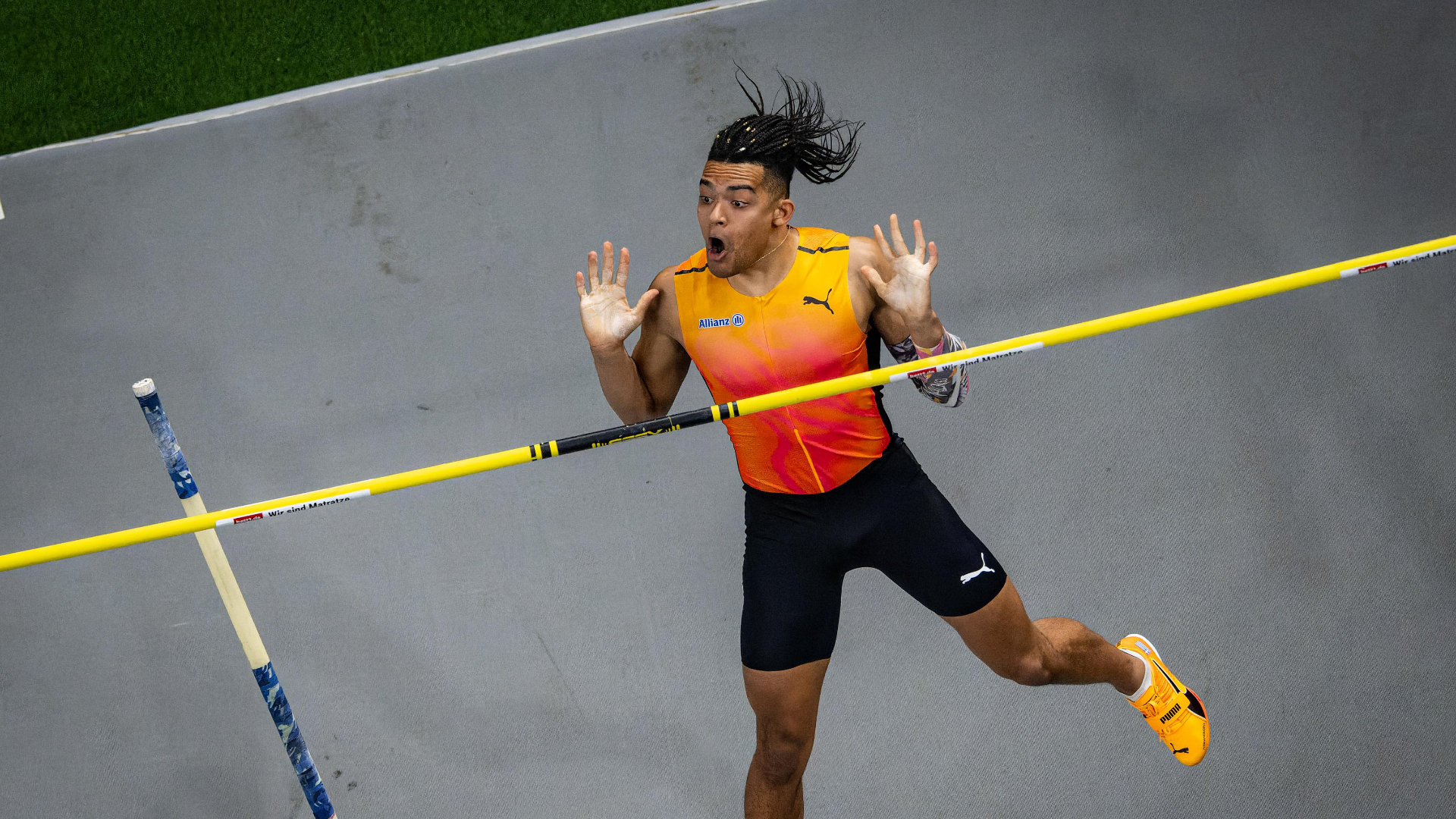 Karalis, Lita Baehre & Co.: Flug-Show beim Goldenen Oval