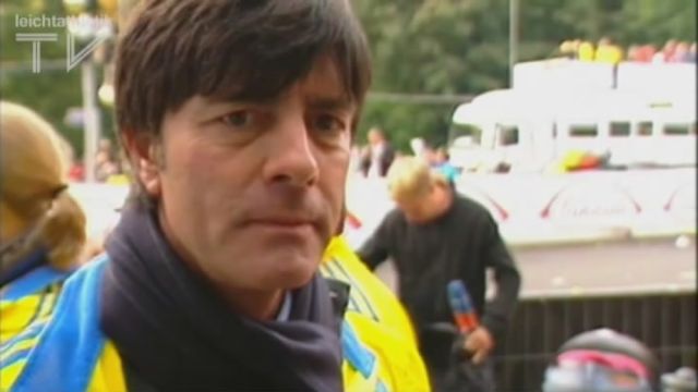 Jogi Löw gibt den Startschuss ab