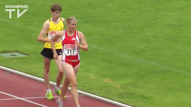 Charlyne Czychy geht den Jungs davon