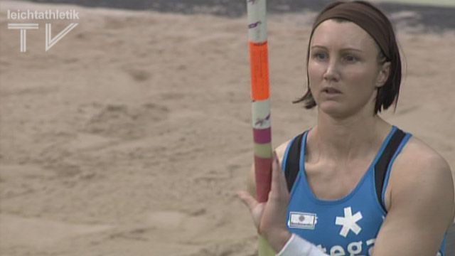 Carolin Hingst steigert sich auf 4,60