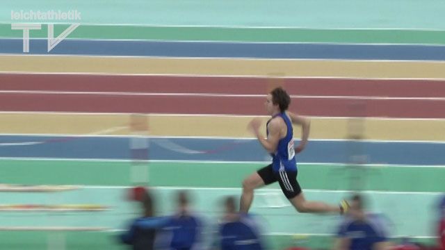 Domenic Korbar knapp vor Andreas Scheible