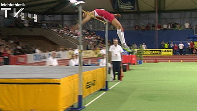 Raul Spank fliegt über 2,32 Meter