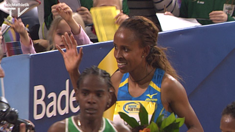 Meseret Defar siegt, Corinna Harrer mit…